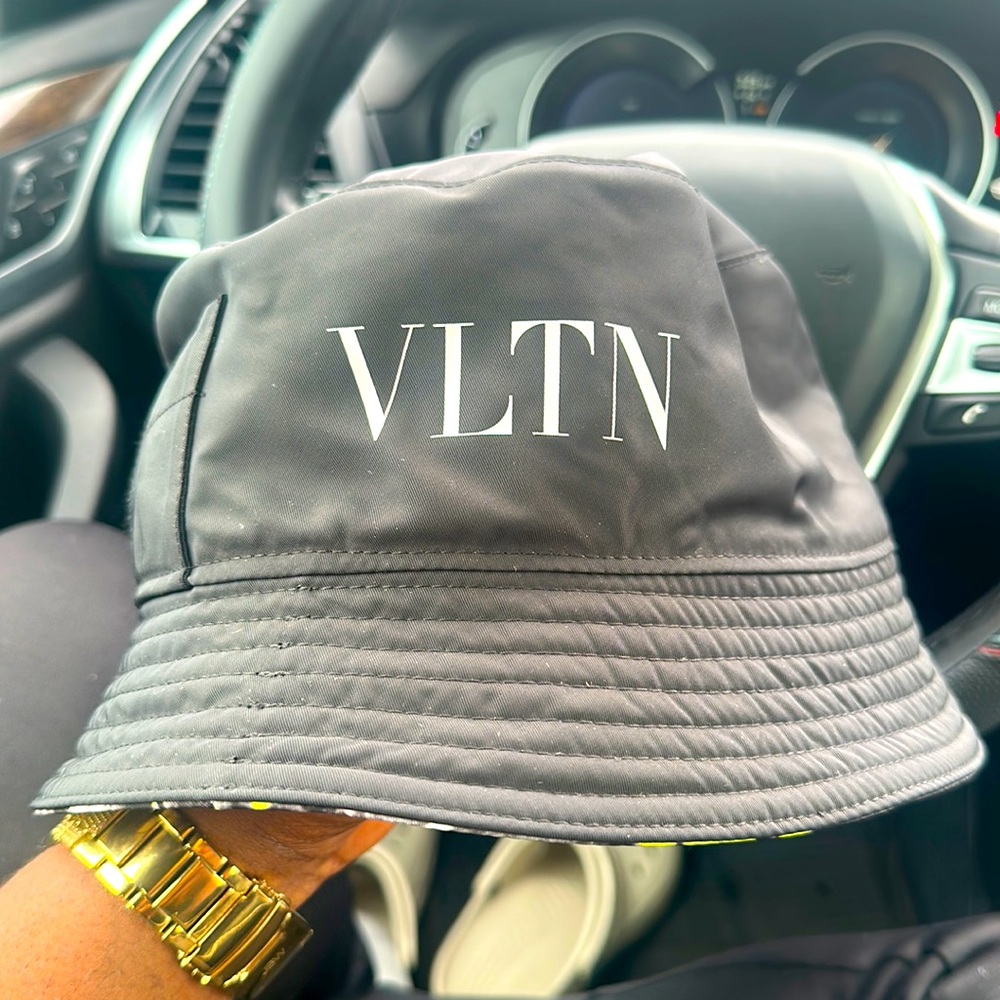 Valentino double sided hat